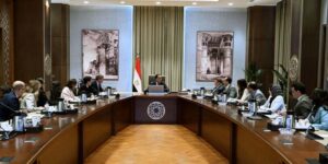fb_img_17465363608625198064109074088434-300x150 لاستعراض خطط الشركة للاستثمار في مصر خلال المرحلة المقبلة:رئيس الوزراء يستقبل الرئيس التنفيذي لشركة "فيزا"