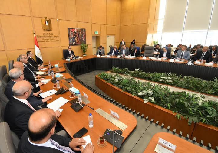 fb_img_17465393102515588251157315793734 وزير الإسكان يعقد اجتماعًا للجنة التنسيقية العليا.. ويُصدر حزمة من التكليفات والتوجيهات لرؤساء أجهزة المدن الجديدة
