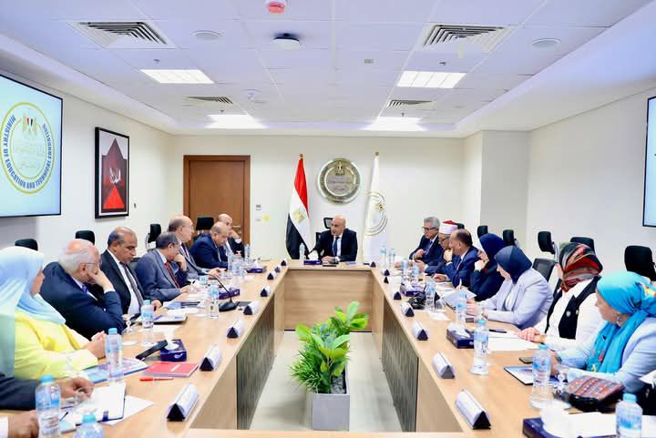 fb_img_17465494562144177930727745980895 وزير التربية والتعليم يترأس اجتماع المجلس الأعلى للتعليم قبل الجامعي لمناقشة خطة العام الدراسي 2025 / 2026