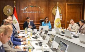 fb_img_17465496501457080581696336000511-300x183 وزيرا التنمية المحلية والإسكان يترأسان اجتماع اللجنة العليا لتراخيص المحال العامة لبحث تيسير وتبسيط إجراءات إصدار التراخيص المختلفة بالمحافظات