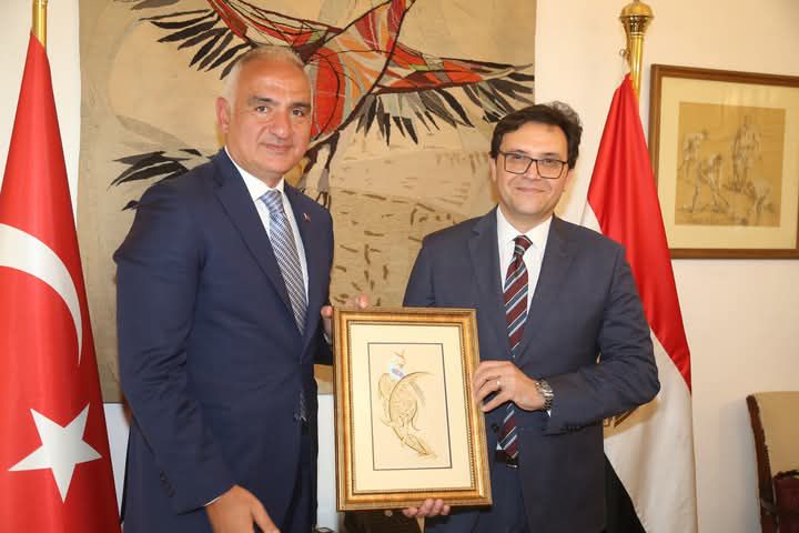 fb_img_17465497063687080116366121240817 وزير الثقافة المصري يستقبل نظيره التركي لبحث أطر التعاون الثقافي بين البلدين