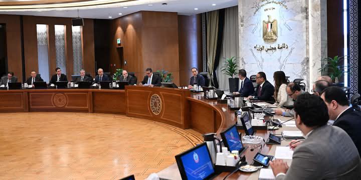 fb_img_17465497782618240601454295295054 رئيس الوزراء يستعرض الإجراءات المقترحة لتيسير تسجيل ودخول الماركات العالمية إلى السوق المصرية