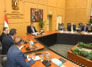 fb_img_17466120020117326410573875092414-300x220 وزير الإسكان يلتقي مجلس إدارة غرفة صناعة التطوير العقارى باتحاد الصناعات المصرية