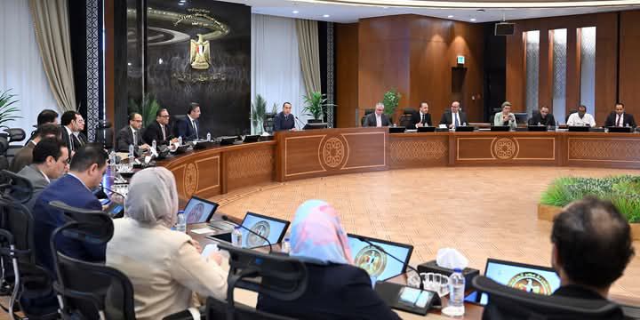 fb_img_17466442536026340735736336918480 رئيس الوزراء: يُوجد في السخنة وشرق بورسعيد 14 مُطورًا صناعيًا بنفس نظام "موانئ أبوظبي"