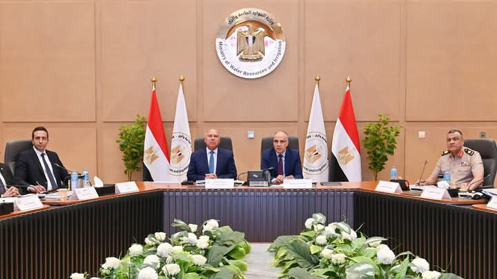 fb_img_17467770832022903243750209890867 عقد اجتماع اللجنة العليا لتراخيص الشواطئ برئاسة وزير الموارد المائية والرى وبحضور وزير الصناعة والنقل، وممثلي الوزارات والمحافظات والجهات المعنية