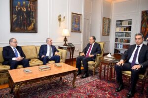 fb_img_17468645745156265722481472827207-300x198 وزير‎ الخارجية والهجرة يستقبل نائب رئيس اللجنة التنفيذية لمنظمة التحرير الفلسطينية ونائب رئيس دولة فلسطين