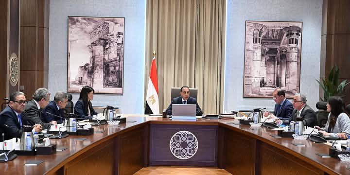 fb_img_17469720499531367609308983021250 رئيس الوزراء يتابع جُهود إصلاح وإعادة هيكلة الهيئات الاقتصادية