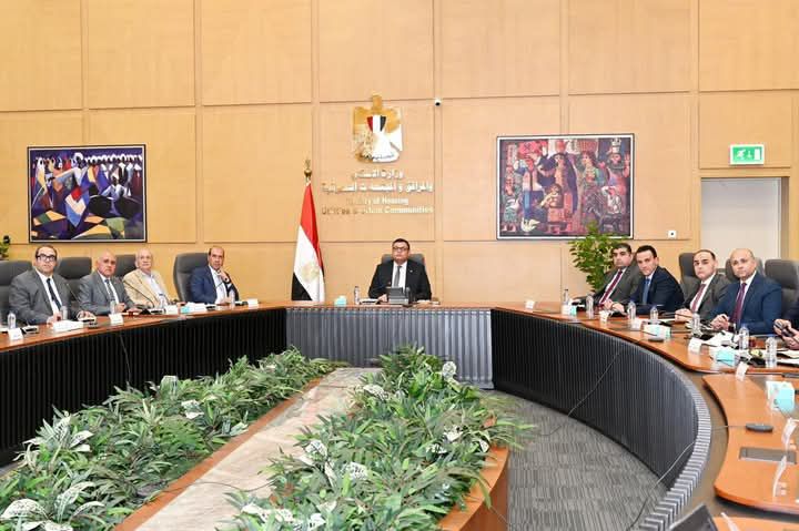 fb_img_17470376647524250572106526050330 وزير الإسكان يعقد اجتماعًا لمتابعة مشروع تطوير موقع التجلي الأعظم فوق أرض السلام بمدينة سانت كاترين بسيناء