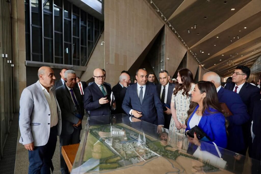 fb_img_17471282707851039991327957846389-1024x683 وزير السياحة والآثار يلتقي مع رؤساء مجالس إدارات وتحرير الصحف القومية والخاصة