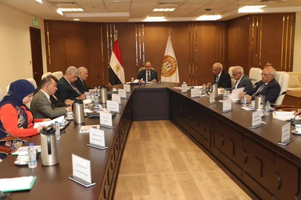 fb_img_17471286829247041093499921169531-1024x683 وزير العمل يترأس اجتماع مجلس إدارة صندوق إعانات الطوارئ للعمال ..ويؤكد: