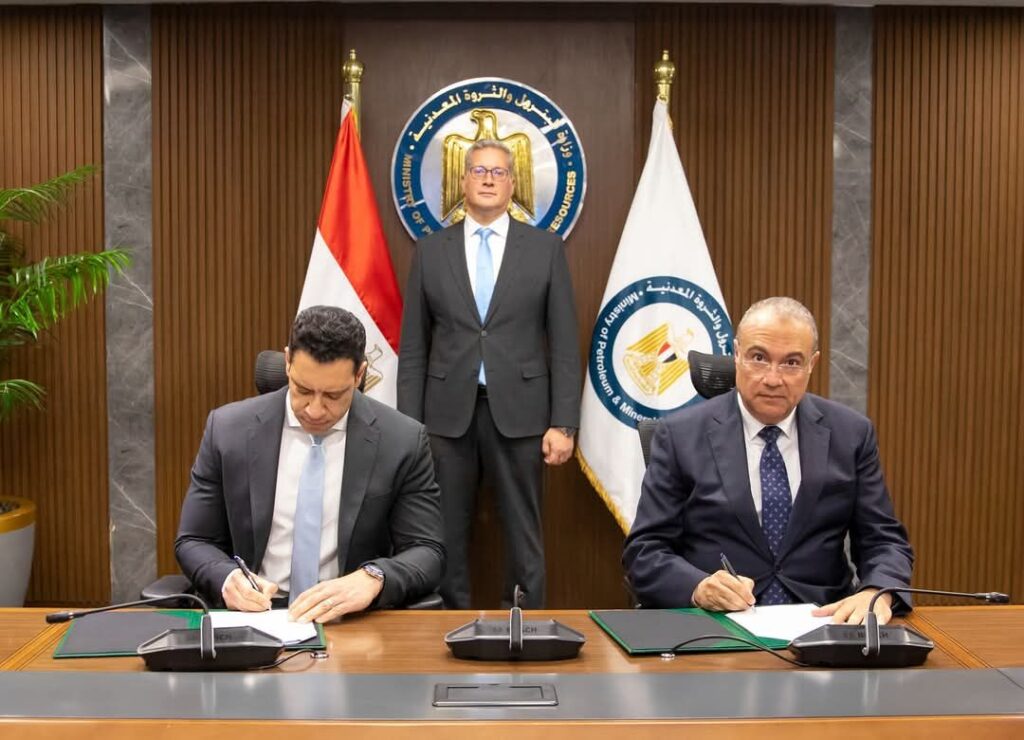 fb_img_17472206841973419179713632418594-1024x740 وزير البترول يشهد توقيع اتفاقية بين الشركة القابضة للغازات الطبيعية "إيجاس" وشركة هاربور إنرجي للتوسع فى عمليات الغاز الطبيعي في منطقة دسوق