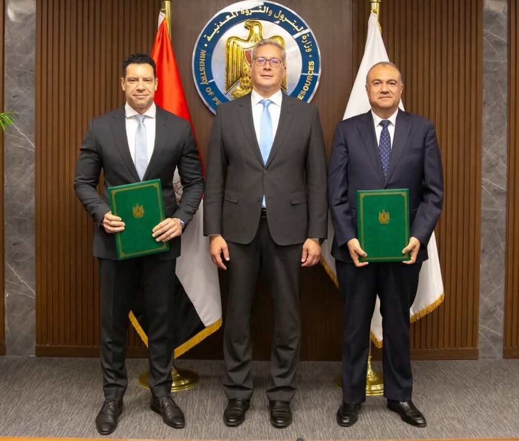 fb_img_17472206890234800702418725186191-1024x870 وزير البترول يشهد توقيع اتفاقية بين الشركة القابضة للغازات الطبيعية "إيجاس" وشركة هاربور إنرجي للتوسع فى عمليات الغاز الطبيعي في منطقة دسوق