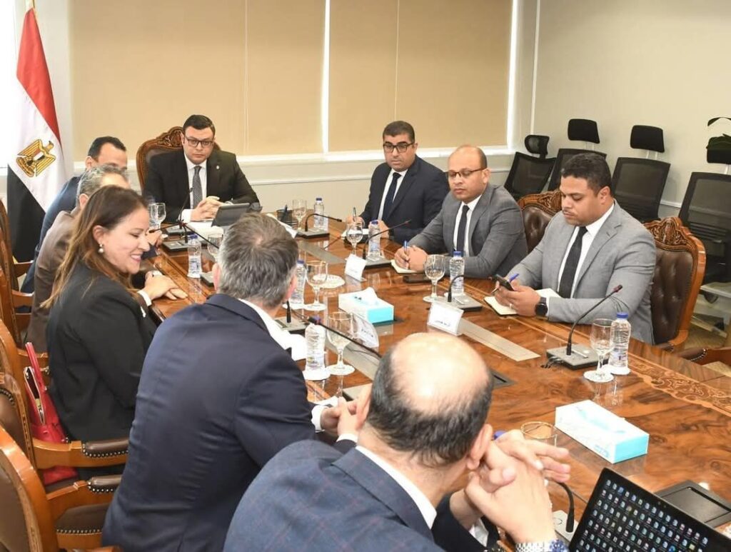 fb_img_17472334837372170496685112237585-1024x773 وزير الإسكان يلتقي ممثل شركة The Bench العالمية لبحث التعاون المشترك بشأن جذب المستثمرين في مجال الفندقة