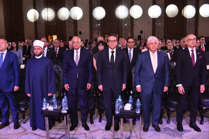 fb_img_17472952171625856232324156405101 نائب رئيس مجلس الوزراء وزير الصحة والسكان يشارك في افتتاح المؤتمر العلمي الدولي الثالث عشر لجامعة عين شمس