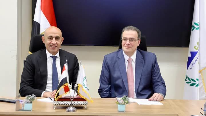 fb_img_17473032324367743831367769951250 وزير التربية والتعليم ورئيس التنظيم والإدارة يتفقان على رفع الحد الأقصى لسن المتقدم في مسابقة شغل وظائف "معلم مساعد" من معلمي الحصة حتى 45 عامًا