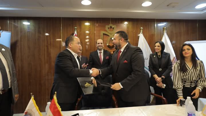 fb_img_1747303411580439238477790802584 توقيع بروتوكول تعاون بين نيو ماستر وغرفة الملاحة ببورسعيد لتقديم خدمات السياحة العلاجية الوافدين الأجانب داخل منشآتها المعتمدة دوليًا