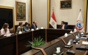 fb_img_1747318881287109422486352417086-300x188 نائب رئيس الوزراء وزير الصحة يناقش مع رئيس بعثة منظمة "أطباء بلا حدود" التعاون المشترك في المجالات الصحية والإنسانية