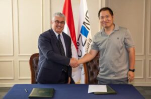 fb_img_17473190924574088397569768022688-300x198 رئيس اقتصادية قناة السويس يوقع عقد مشروع شركة كينليد الصينية لإنتاج مواد التغليف بمنطقة القنطرة غرب الصناعية