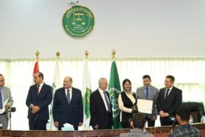 fb_img_17474791323397613834064208898726-300x200 وزير الشباب والرياضة يشهد حفل ختام البرنامج التدريبي "بناء قدرات الشباب في مواجهة الأزمات" بالمحكمة العربية للتحكيم