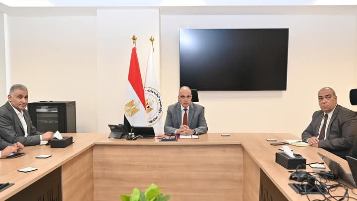 fb_img_17475594002283694181912548386873 وزير الري يتابع موقف تسهيل إجراءات إصدار تراخيص المياه الجوفية وما تم تنفيذه خلال المرحلة الأولى من "منظومة التراخيص الإلكترونية للمياه الجوفية"