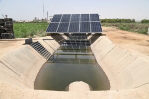 fb_img_17475698602943376482957659933653-300x200 وزير الري يواصل جولته بمحافظة أسوان اليوم.. ويتفقد موقع المنطقة التجريبية لاستخدام الري الحديث في مزارع قصب السكر بزمام ترعة بلوخر