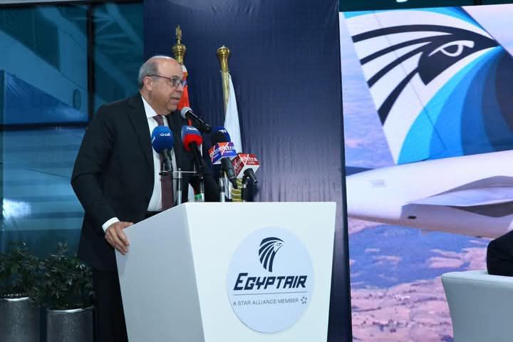 fb_img_17475875173532156589308941377281 وزراء الطيران والأوقاف والتضامن الاجتماعي ورئيس بعثة الحج الرسمية يشهدون احتفالية توديع أولى أفواج حجاج بيت الله الحرام لهذا العام 1446هـ / 2025م