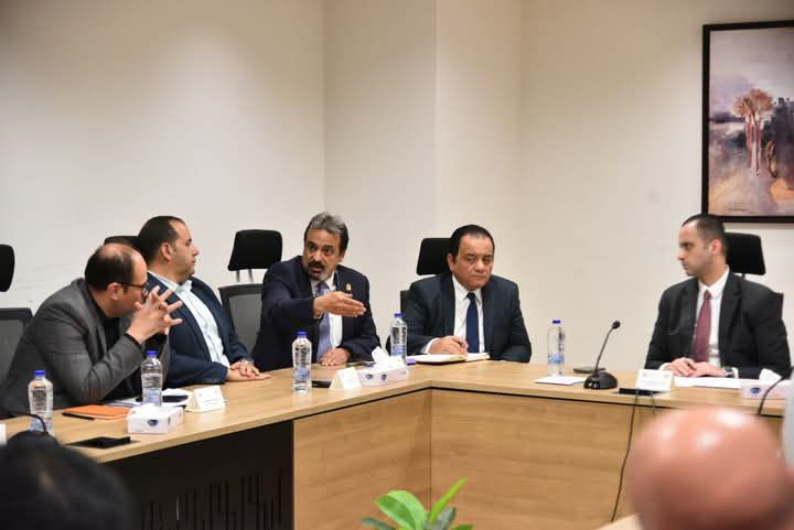 fb_img_17476443617531533405114964765413 نائب وزير الصحة يتابع ميكنة خدمات الغسيل الكلوي ومشروع الرعايات والحضانات