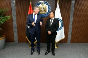 fb_img_17476458772385808105960247492061-300x200 الوزارة مستمرة فى دعم شركة ثروة للبترول للتوسع في أعمالها وتعظيم قدراتها التنافسية في أنشطة البحث والاستكشاف