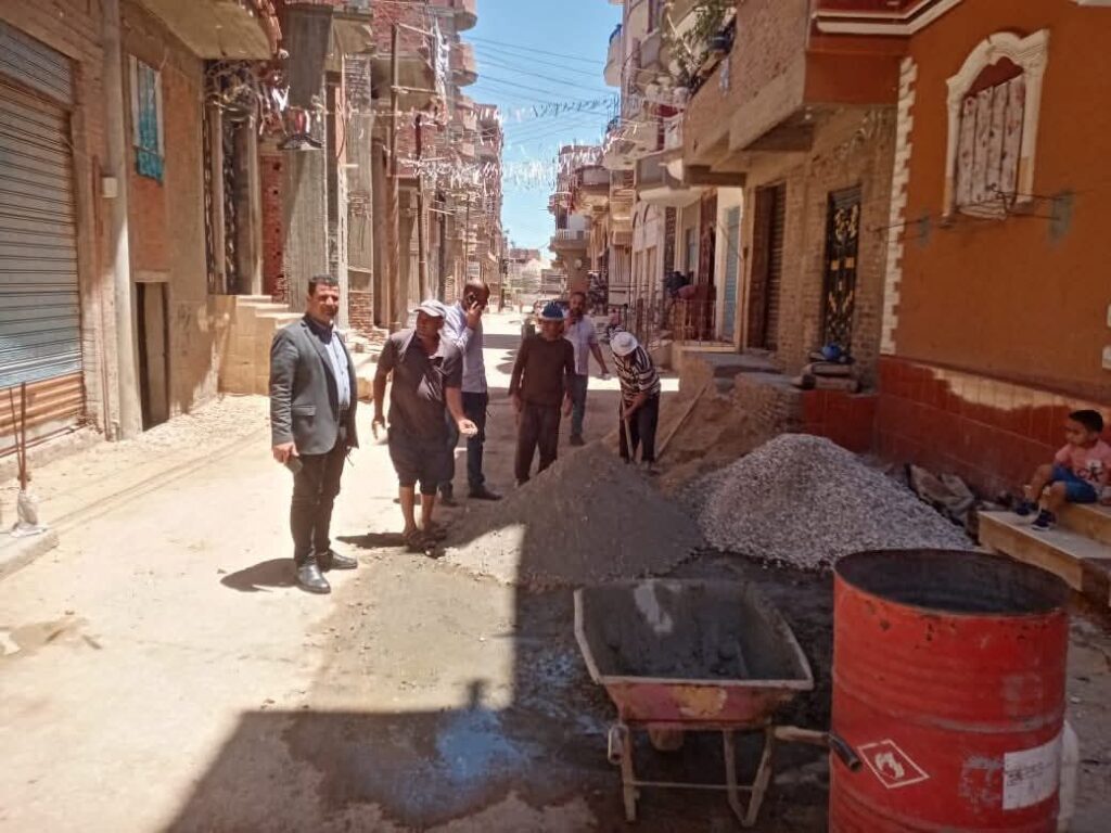 fb_img_17478265918181435372534830728520-1024x768 محافظ كفرالشيخ: رفع كفاءة وتطوير مطابق الصرف الصحى بشارع العرب بمسير تمهيدًا لرصفه ضمن مشروعات الخطة الاستثمارية