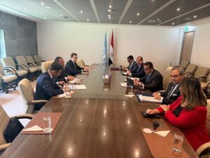 fb_img_17478334262003885802946765556824-300x225 وزير الصحة والسكان يلتقى رئيس شركة GKSD القابضة للاستثمار لبحث مستجدات التعاون في العديد من المجالات الطبية