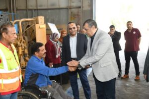 fb_img_17479166985423199812145092773067-300x200 وزير الدولة للإنتاج الحربي يفاجيء شركة حلوان لمحركات الديزل (مصنع 909 الحربي)