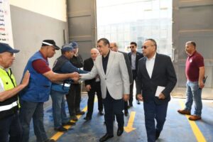 fb_img_17479167018428187057254665208339-300x200 وزير الدولة للإنتاج الحربي يفاجيء شركة حلوان لمحركات الديزل (مصنع 909 الحربي)