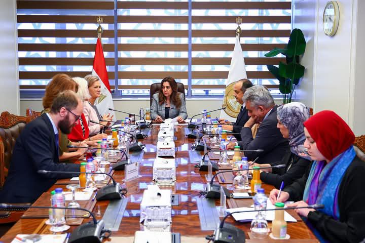 fb_img_17479168066341920022945341565413 وزيرة التنمية المحلية تبحث مع سفيرة الاتحاد الأوروبي بالقاهرة مجالات التعاون المشترك