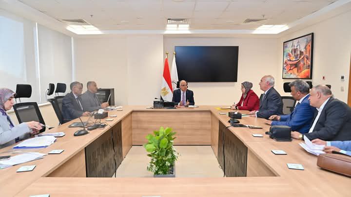 fb_img_17480765889655476266028290237882 وزير الري يلتقي عددًا من السادة أعضاء مجلسى النواب والشيوخ لمناقشة طلبات المواطنين