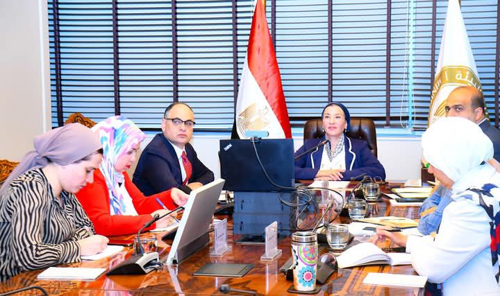 fb_img_17480766703875970378203512944965 وزيرة البيئة ونظيرتها الفرنسية تناقشان تعزيز ملف مواجهة التلوث البلاستيكي