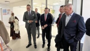 fb_img_17480770795953879968385585460782-300x169 رئيس هيئة الرعاية الصحية يزور مستشفيات جامعة جنيف والمؤسسة السويسرية للابتكار والتدريب في الجراحة