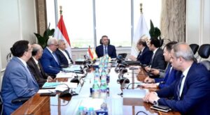 fb_img_17485219532695995125300013544814-300x165 نائب وزير التموين يجتمع مع رئيس الشركة المصرية للحوم والدواجن والتوريدات الغذائية لمتابعة استعدادات عيد الأضحى وتوافر المخزون الاستراتيجي من اللحوم
