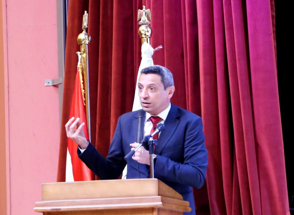img-20250505-wa00144812931897133330765-1024x752 محافظ السويس يشهد ندوة “وجعل بينكم مودة ورحمة” بجامعة السويس لدعم وعي الشباب بأسس تكوين الأسرة