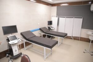 img-20250524-wa00155258237844634731652-300x200 رئيس جامعة يتابع اللمسات الأخيرة في العيادات الخارجية تمهيدًا لافتتاحها غدًا الأحد  ٢٥ مايو