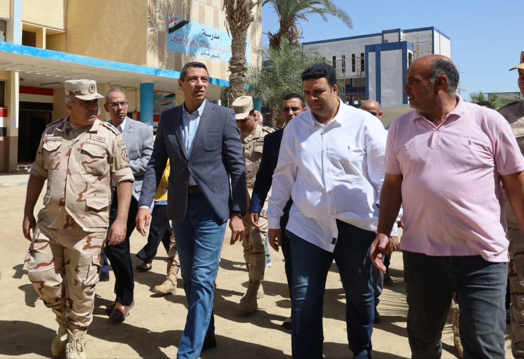 img-20250531-wa00334882890474310188700-1024x701 محافظ السويس يتفقد امتحانات الشهادة الاعدادية والدبلومات الفنية بمدارس السويس