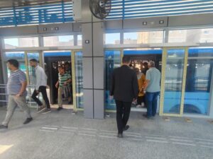 fb_img_17487653108425171902765246972263-300x225 وزارة النقل: اليوم  بدء التشغيل التجريبي بجمهور الركاب للمرحلة الأولى من مشروع الأتوبيس الترددي الممتدة من تقاطع الطريق الدائري مع طريق الإسكندرية الزراعي وحتى محطة أكاديمية الشرطة بطول 35 كم