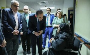 fb_img_17490372366358280110205014178824-300x183 وزارة الصحة والسكان تؤكد التزامها بتيسير الخدمات العلاجية للمرضى في مستشفى جوستاف روسي (هرمل السلام سابقا) وتذليل أي معوقات