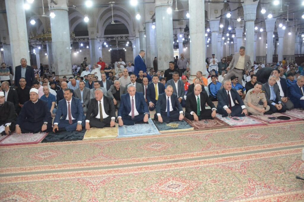fb_img_17492027014915561191803598807657-1024x683 وسط أجواء مبهجة.. محافظ الغربية يؤدي صلاة العيد بمسجد السيد البدوي ويهنئ الأهالي بعيد الأضحى المبارك