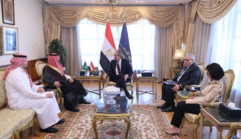 fb_img_17495530313463785042368676539254-1024x591 وزير الاتصالات يبحث مع سفير المملكة العربية السعودية لدى مصر فتح آفاق جديدة للتعاون بين البلدين في مجالات الاتصالات وتكنولوجيا المعلومات