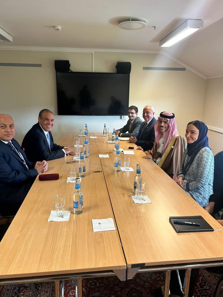 fb_img_17496421840472488586530397716558 وزير الخارجية والهجرة يلتقي بنظيره السعودي على هامش فعاليات منتدى أوسلو