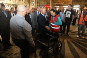 fb_img_1749734594277541946434700415580-300x200 للمرة الثانية خلال 4 أيام.. ● وزير الصناعة والنقل في جولة تفقدية بمحطة سكك حديد مصر برمسيس..