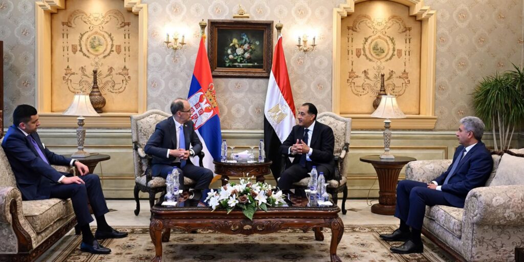 fb_img_17501600804868068357648165718060-1024x512 رئيس الوزراء يستقبل رئيس وزراء صربيا بمطار القاهرة الدولي