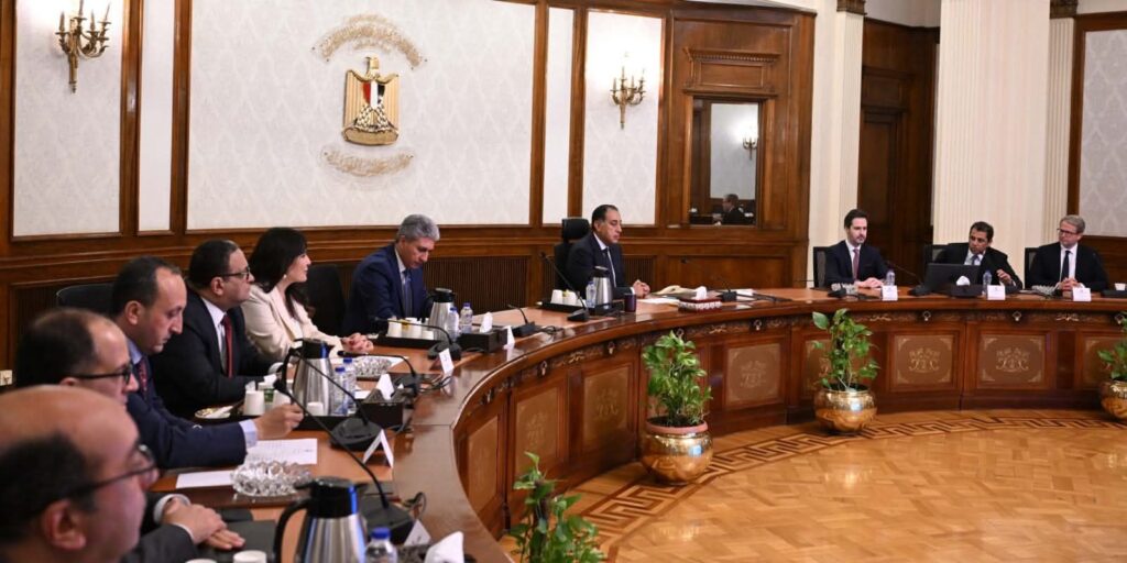 fb_img_17501602692198491589098561247487-1024x512 رئيس الوزراء يلتقي الرئيس الإقليمي لمجموعة فنادق "حياة" العالمية ورئيس مجلس إدارة شركة "أدد العقارية"