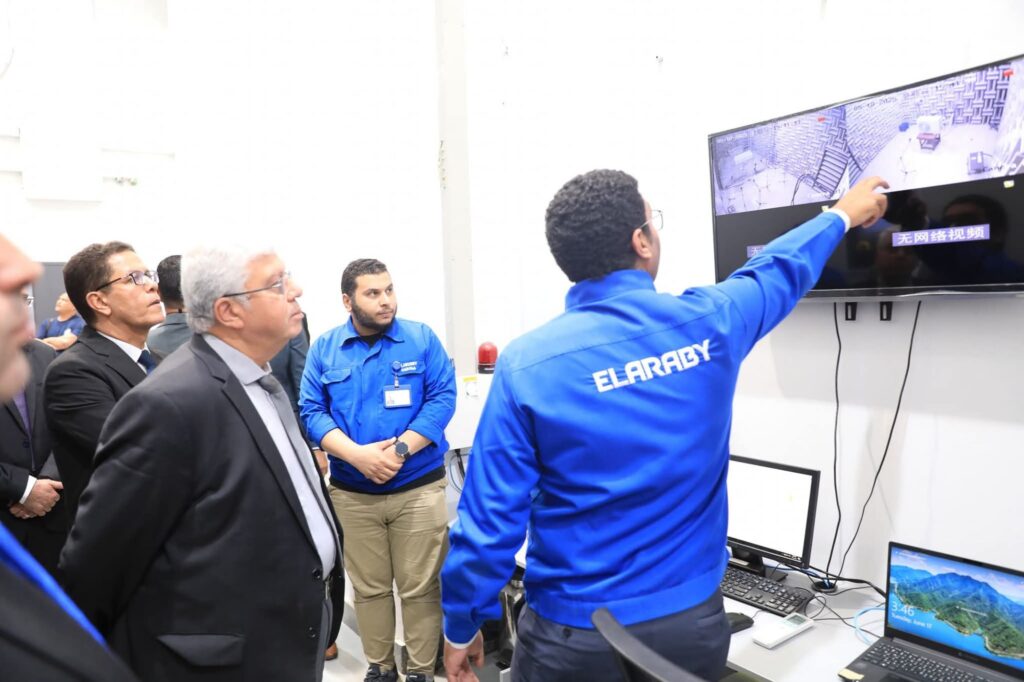 fb_img_1750230470522664975693889552288-1024x682 وزير التعليم العالي ومحافظ القليوبية يزوران مجمع البحوث والتطوير بمجموعة "العربي" في بنها