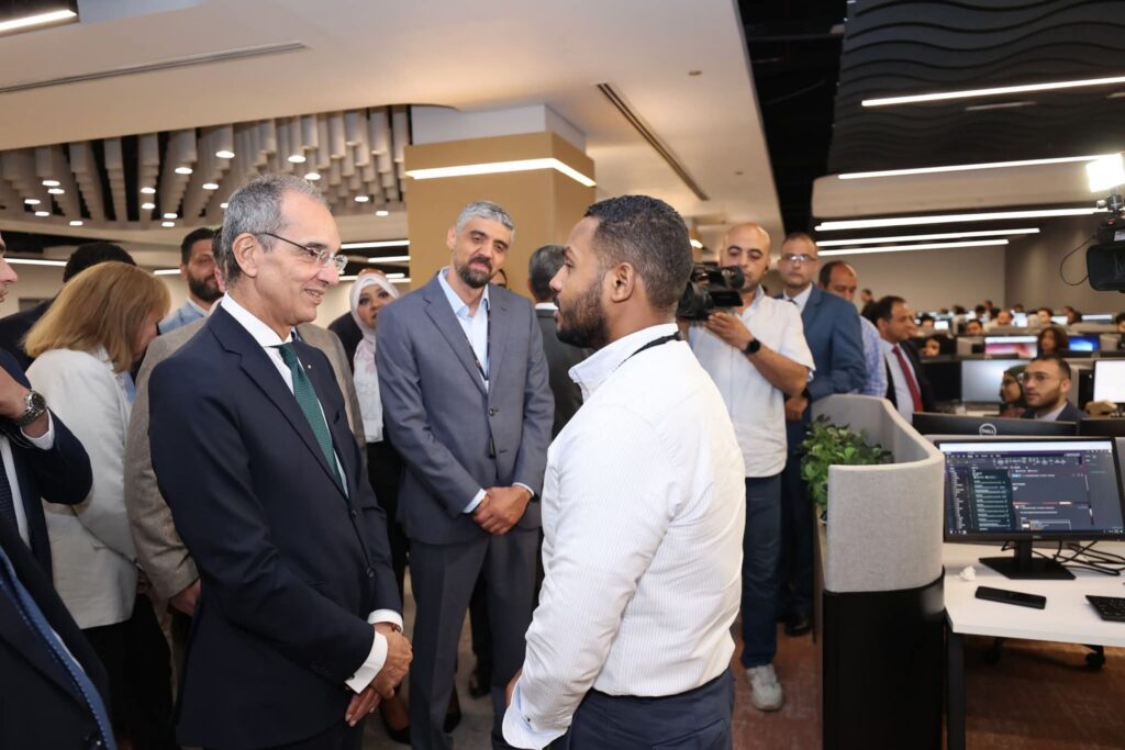 fb_img_17502356868487182353295607071882-1024x683 - وزير الاتصالات يتفقد مقر شركة VXI الأمريكية الرائدة عالميًا في مجال خدمات التعهيد في القاهرة